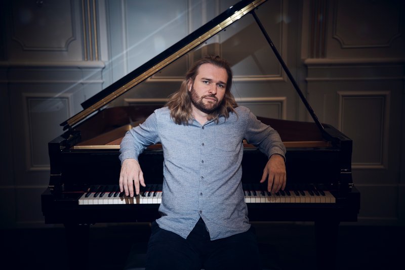 Lukas V. Gernet Piano